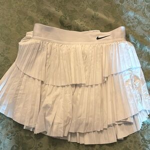 Nike Pleated Skort Size Small